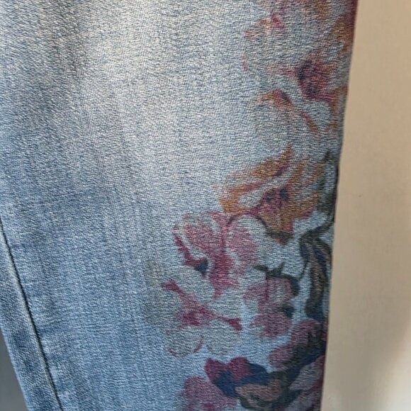 Chico' So Slimming Girlfriend Slim Leg Ankle Blue Denim Floral Print 00R - 2R - Picture 4 of 10